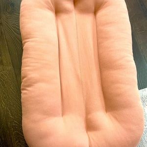 Snuggle me organic lounger